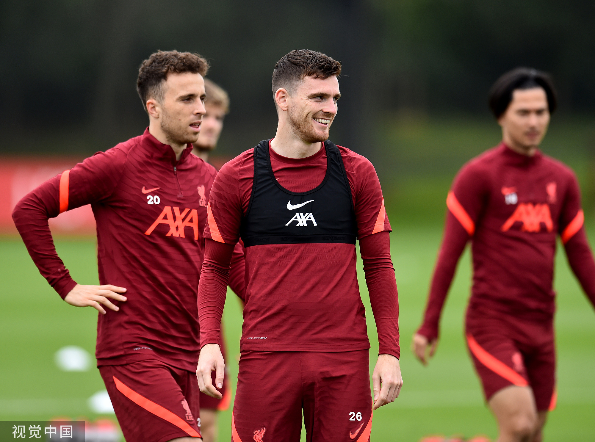 英雄联盟WASD操作上线，堪称物理外挂，轻松走位加技能自瞄