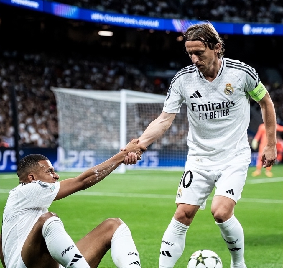 《星痕共鸣》开服保姆级攻略：职业选择推荐+最全开荒指南