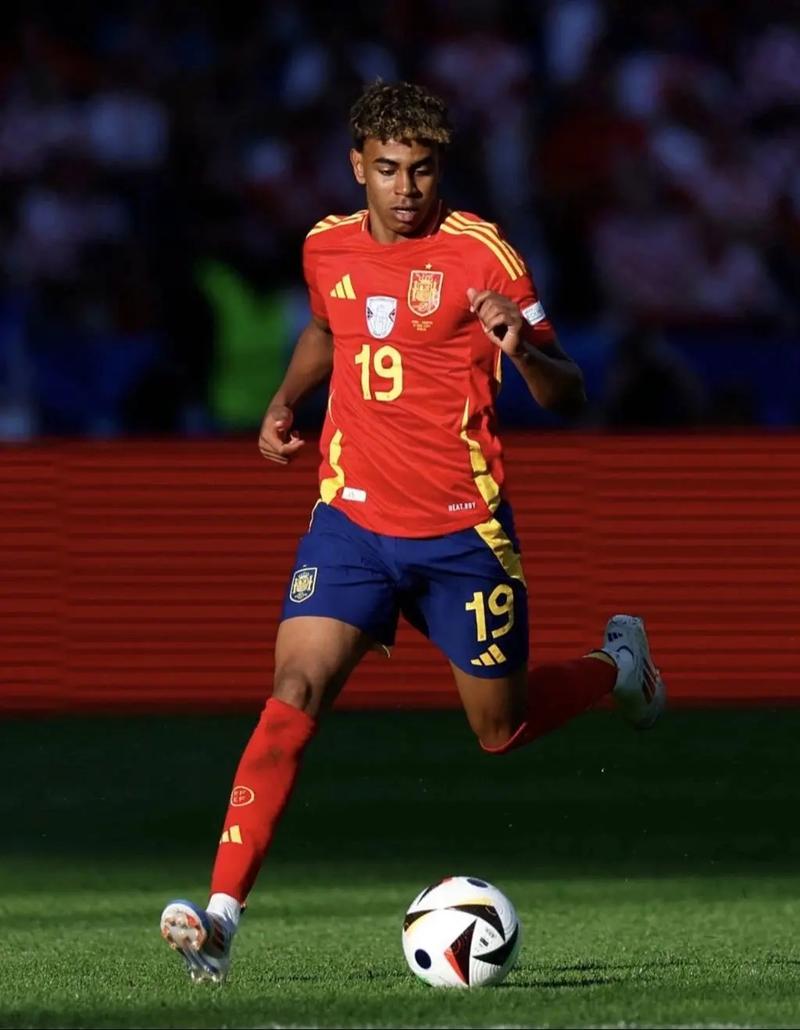 3选1，恩里克决定不续约！英超三豪门见曙光，巴