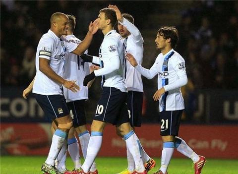 伯恩利vs曼联：凯尔-沃克、布罗亚首发，布鲁诺-费尔南德斯、卡塞米罗出战