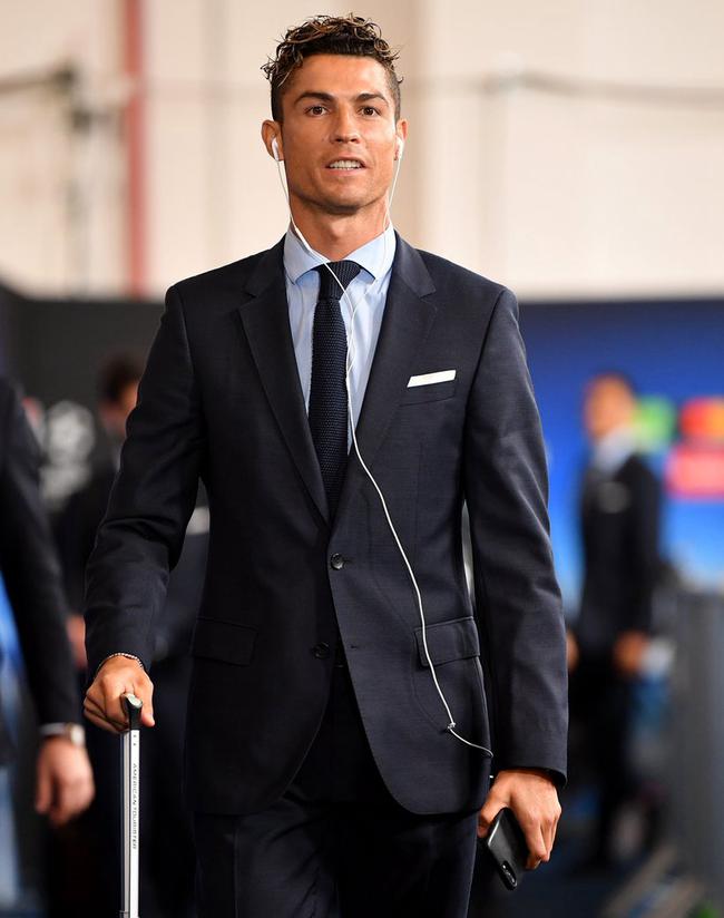 巴萨躲过一劫？尼科19场3球，年薪比肩亚马尔，毕巴给10年长约